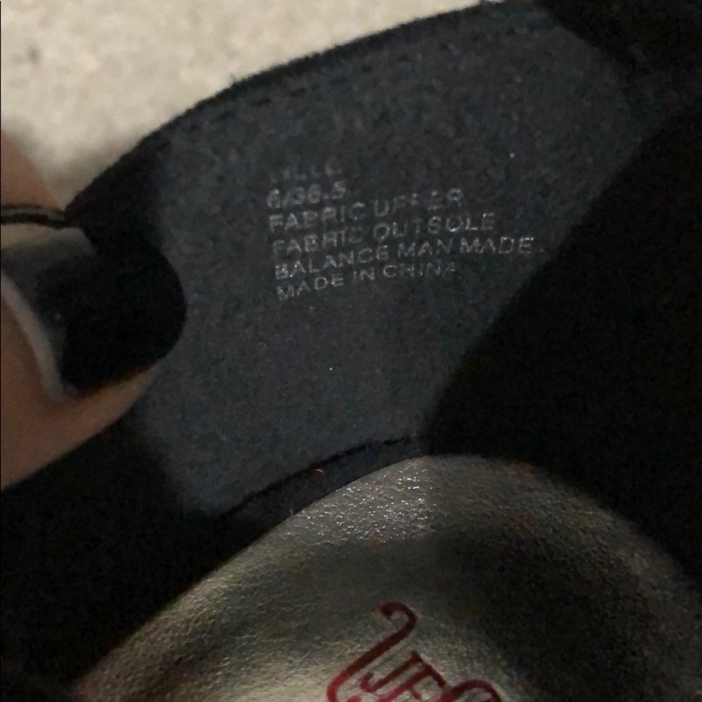 Shoes - Picture 4 of 5